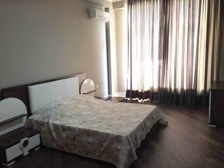3-room apartment for rent, 162 m², Şah İsmayıl Xətai: 2 700 ₼/mo 4