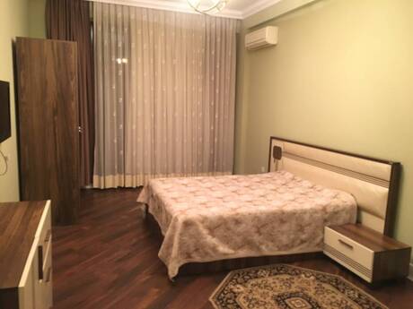 3-room apartment for rent, 162 m², Şah İsmayıl Xətai: 2 700 ₼/mo 5