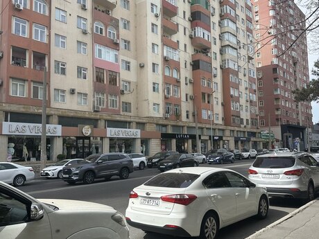 3 Azadlıq Prospekti