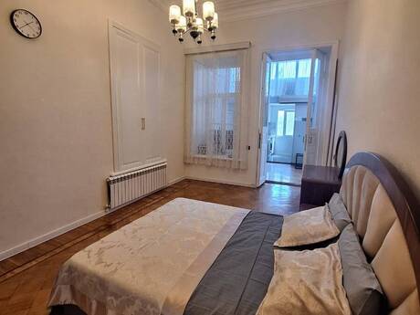 Продаётся 2-комнатная квартира в старом фонде, Sahil, 72 м², 320 000 AZN, фото 4 / 12