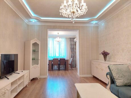 3-room apartment for rent, 85 m², 28 May: 1 200 ₼/mo 2