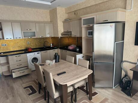Аренда: 2-комнатная квартира, 60 м², Elmlər Akademiyası: 1 050 ₼/мес 2