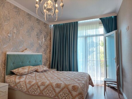 3-room apartment for rent, 85 m², 28 May: 1 200 ₼/mo 5