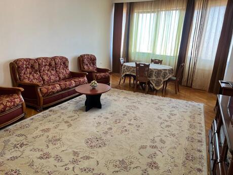 4-room apartment for rent, 220 m², Elmlər Akademiyası: 1 800 ₼/mo 4