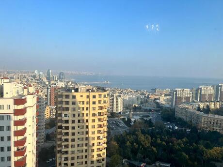 4-room apartment for rent, 220 m², Elmlər Akademiyası: 1 800 ₼/mo 3