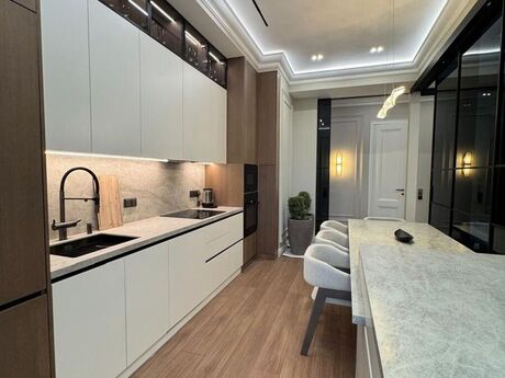 4-room apartment for rent, 130 m², Nəriman Nərimanov: 2 500 ₼/mo 3