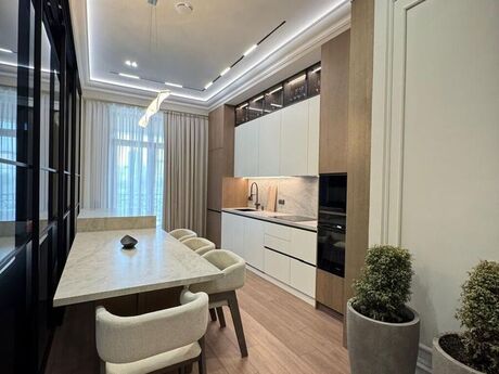 4-room apartment for rent, 130 m², Nəriman Nərimanov: 2 500 ₼/mo 4
