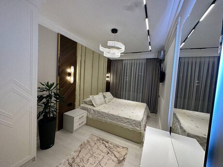 3-room apartment for rent, 130 m², Nəriman Nərimanov: 1 500 ₼/mo 3