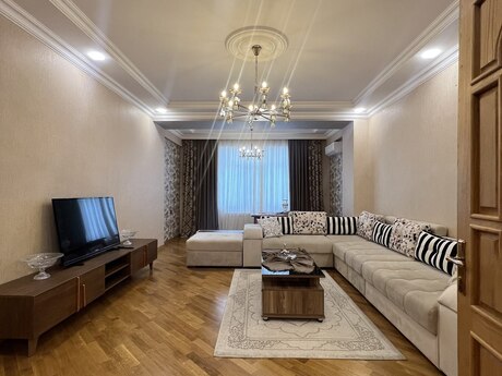 Объявление №6473572 - Баку, пос. Бадамдар, 3-комн., 126 м², 2/17 этаж