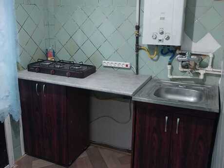Qara Qarayevdə 2 otaqlı köhnə tikili mənzil kirayə verilir, 50 m², 400 AZN/ay, şəkil 4 / 9