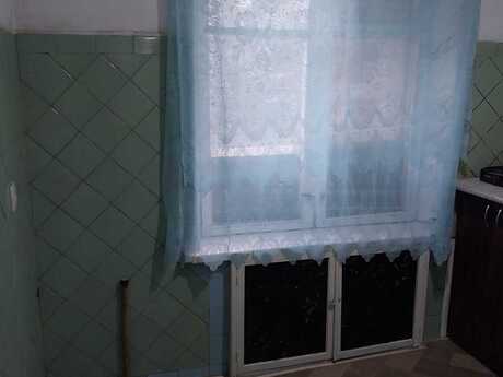 Qara Qarayevdə 2 otaqlı köhnə tikili mənzil kirayə verilir, 50 m², 400 AZN/ay, şəkil 5 / 9