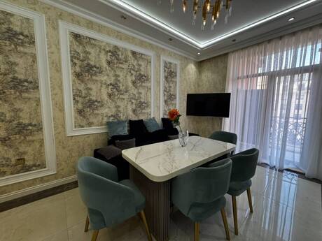 3-room apartment for rent, 95 m², Ağ şəhər: 2 500 ₼/mo 2