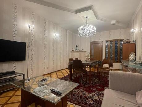 4-room apartment, 130 m², Nizami: 400 000 ₼ 3