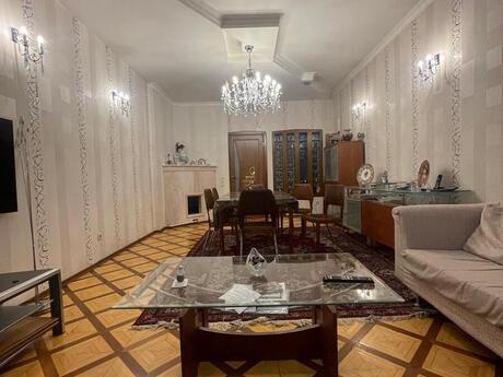 4-room apartment, 130 m², Nizami: 400 000 ₼ 2