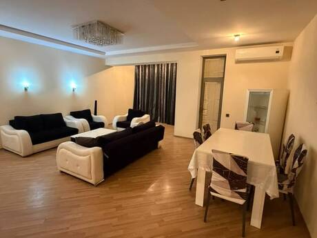 4-room apartment for rent, 200 m², Nizami: 1 500 ₼/mo 2