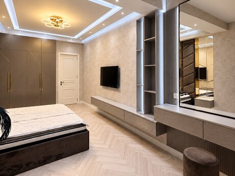 3-room apartment for rent, 125 m², Nizami: 2 100 ₼/mo 5