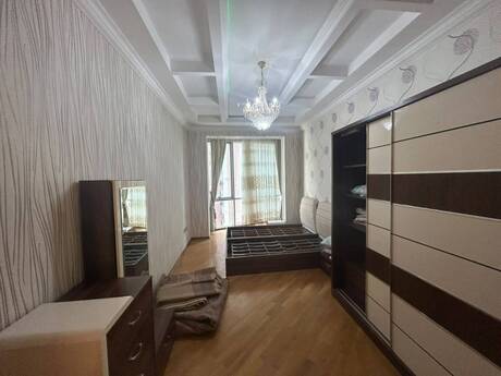 3-room apartment for rent, 130 m², 8 Noyabr: 1 400 ₼/mo 5