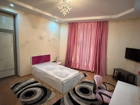 4-room apartment for rent, 200 m², Nizami: 1 500 ₼/mo 4