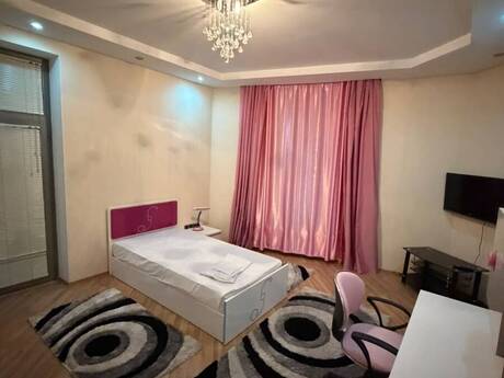 4-room apartment for rent, 200 m², Nizami: 1 500 ₼/mo 5