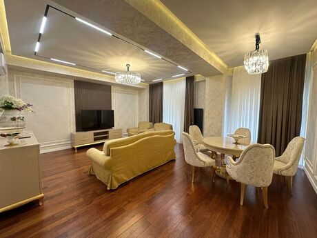5-room apartment for rent, 250 m², Ağ şəhər: 4 000 ₼/mo 2