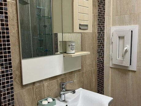 3-room apartment for rent, 114 m², Neftçilər: 1 100 ₼/mo 3