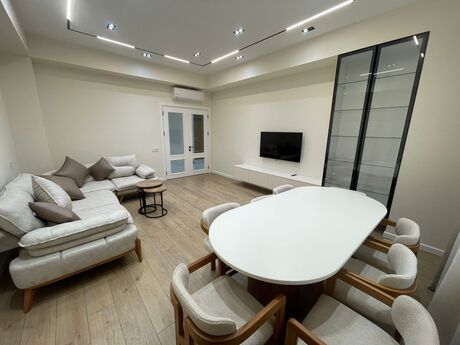 3-room apartment for rent, 120 m², Ağ şəhər: 2 300 ₼/mo 2