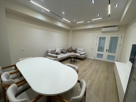 3-room apartment for rent, 120 m², Ağ şəhər: 2 300 ₼/mo 3