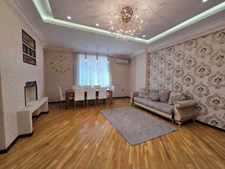 Elan №6485927 - Bakı, 28 May m., 3 otaqlı, 136 m², 2/16 mərtəbə