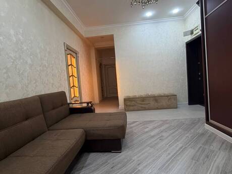 3-room apartment for rent, 142 m², 8 Noyabr: 1 000 ₼/mo 3