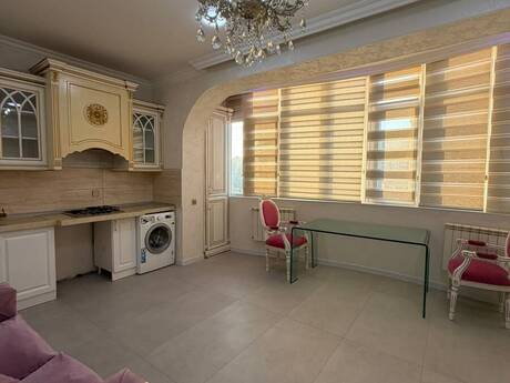 3-room apartment for rent, 142 m², 8 Noyabr: 1 000 ₼/mo 5