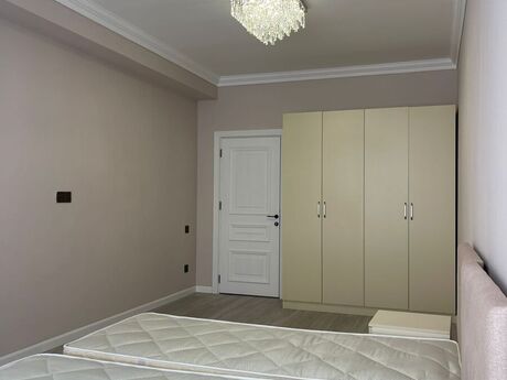 3-room apartment for rent, 96 m², 28 May: 1 300 ₼/mo 5