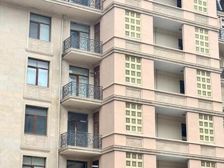 3-комнатная квартира, 135 м², Ağ şəhər: 598 000 ₼ 2