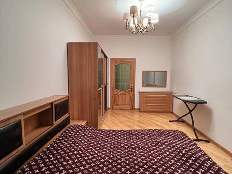 2-room apartment for rent, 95 m², 8 Noyabr: 1 000 ₼/mo 3