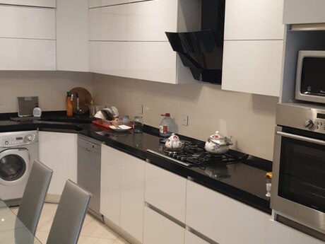 3-room apartment for rent, 130 m², Nəriman Nərimanov: 1 100 ₼/mo 2