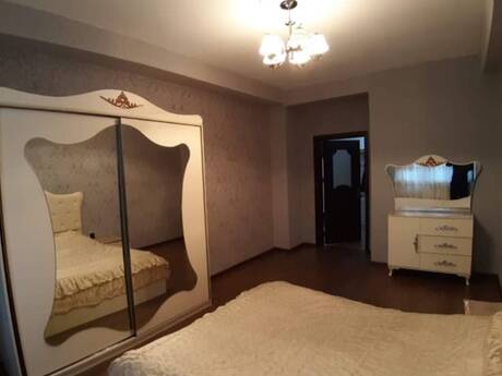 3-room apartment for rent, 110 m², Nərimanov: 1 000 ₼/mo 4