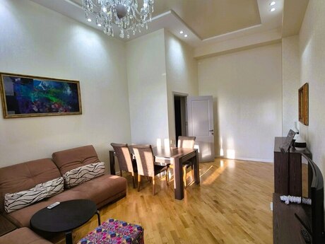 3-room apartment for rent, 110 m², 28 May: 1 500 ₼/mo 2