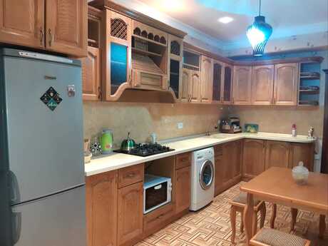 3-room apartment for rent, 110 m², Badamdar: 825 ₼/mo 4