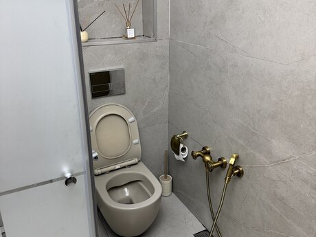 Kirayə 2 otaqlı mənzil, 75 m², 28 May: 1 300 ₼/ay 4