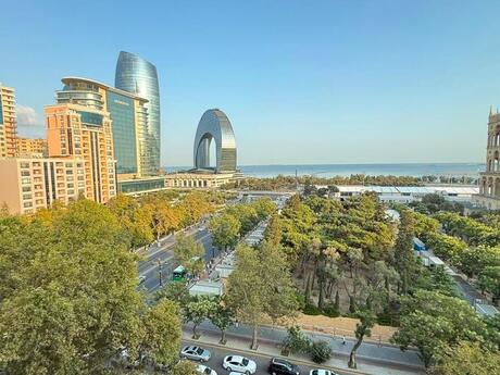 3-room apartment for rent, 100 m², 28 May: 1 800 ₼/mo 3