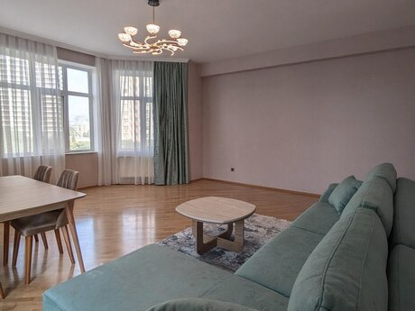Kirayə 2 otaqlı mənzil, 110 m², Gənclik: 1 300 ₼/ay 2