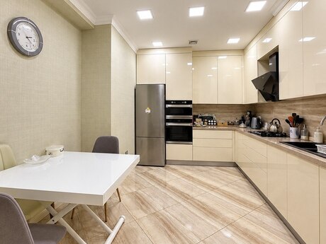 3 otaqlı mənzil, 116 m², 28 May: 385 000 ₼ 5