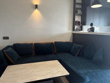 2-room apartment for rent, 55 m², 8 Noyabr: 900 ₼/mo 2