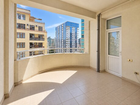 4 otaqlı mənzil, 200 m², 28 May: 530 000 ₼ 4