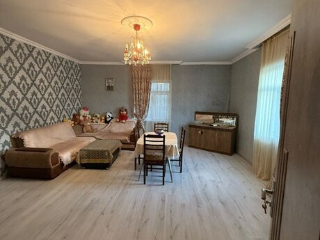 4 otaqlı həyət evi, 200 m², M.Ə.Rəsulzadə: 95 000 ₼ 3