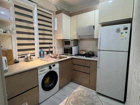 2 otaq · 48 m² · 4/4 mərtəbə, Gənclik
