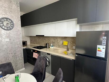 3-room apartment for rent, 100 m², 28 May: 1 500 ₼/mo 5