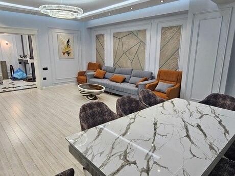 4-room apartment for rent, 180 m², İnşaatçılar: 2 450 ₼/mo 3
