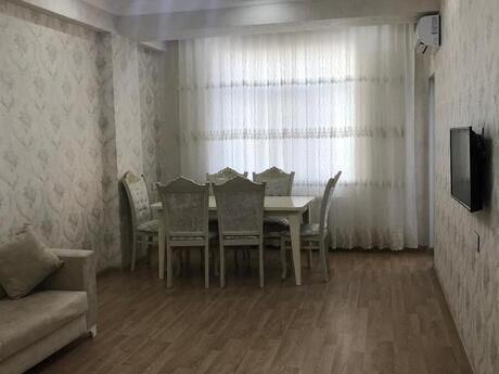 2-room apartment for rent, 70 m², Xalqlar Dostluğu: 660 ₼/mo 2