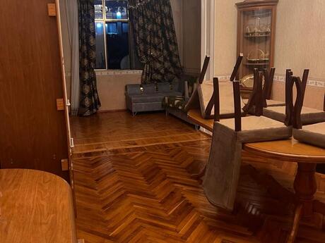 3-room apartment for rent, 85 m², Şah İsmayıl Xətai: 220 ₼/mo 3