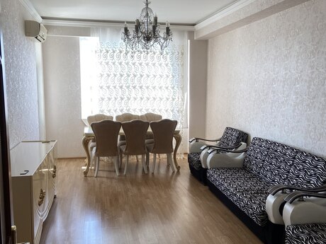 Аренда: 2-комнатная квартира, 80 м², Azadlıq Prospekti: 650 ₼/мес 3